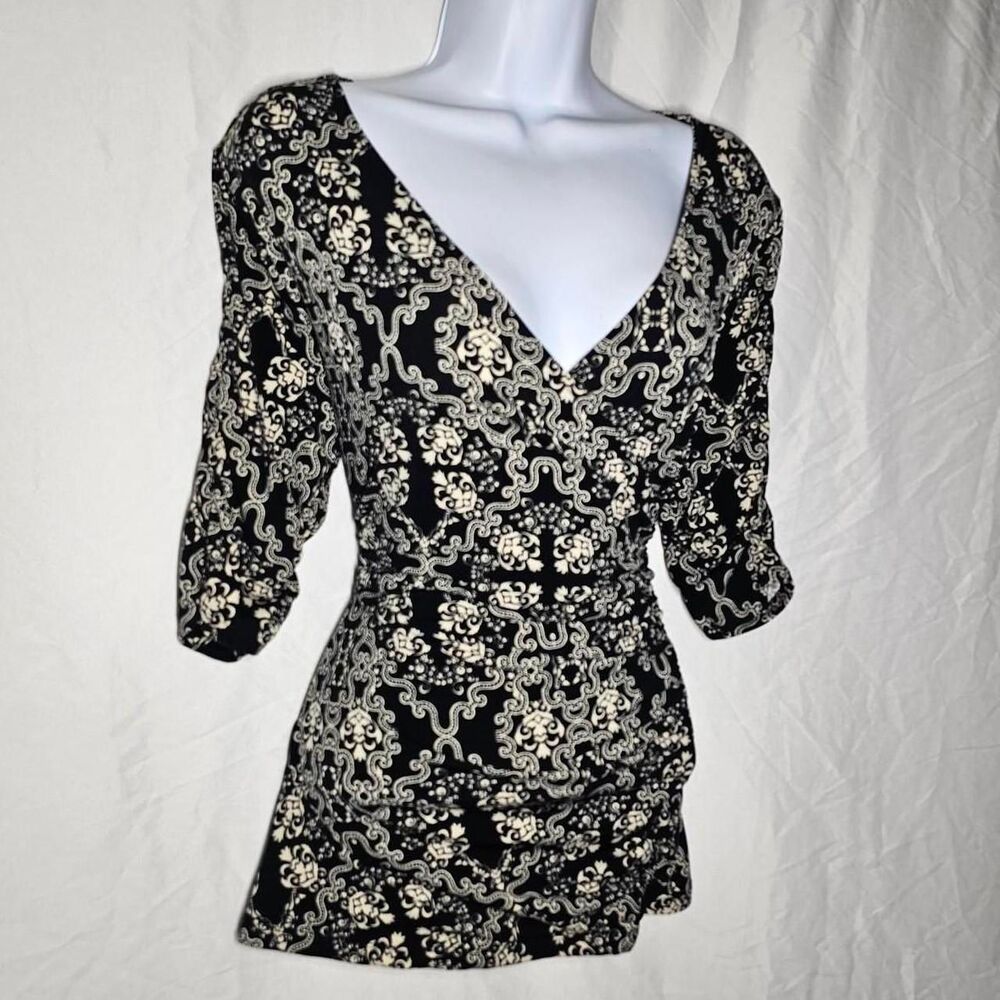 vintage y2k patterned half sleeve v neck whimsigoth top